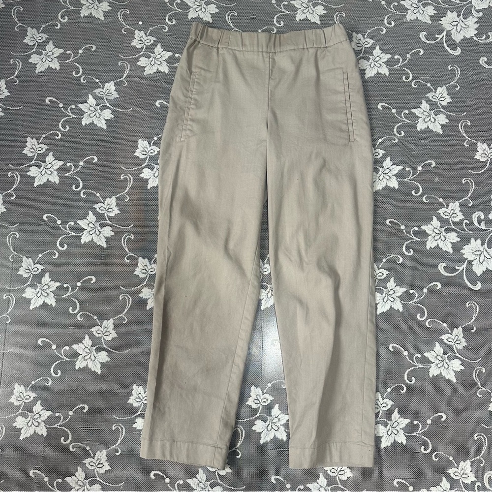 Aritzia Wilfred Elastic Waist Pull On Crop Pants
Sz 4